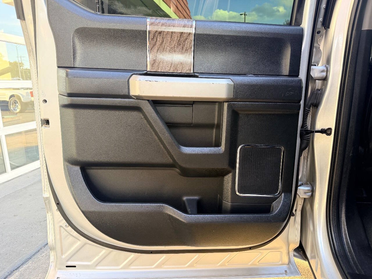 Used 2019 Ford F250 Lariat w/ Lariat Ultimate Package AWD/4WD image 34
