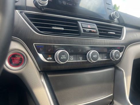 Used 2020 Honda Accord Touring image 18