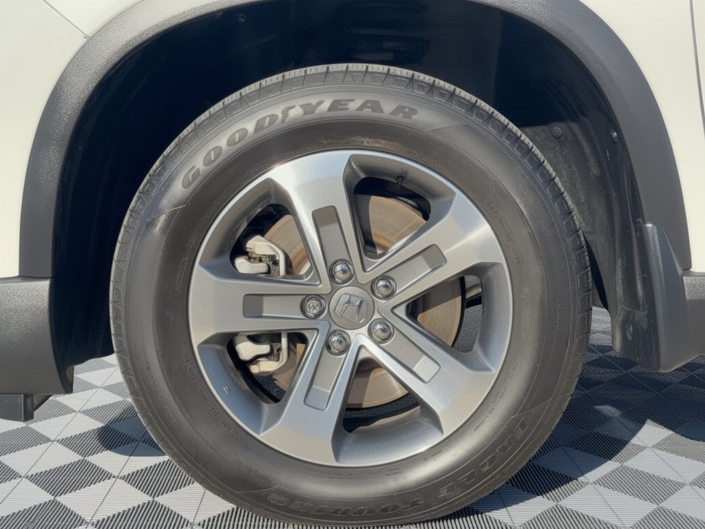 Used 2025 Honda Pilot EX-L image 13