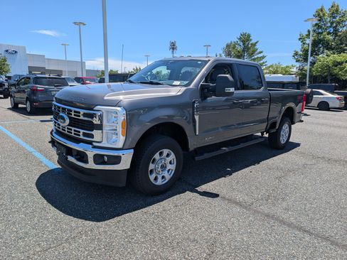 Certified 2023 Ford F250 XLT w/ FX4 Off-Road Package AWD/4WD image 7
