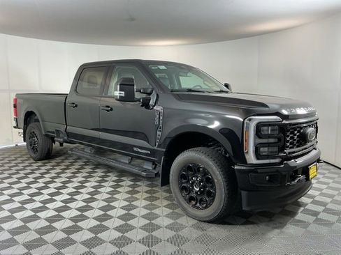 Used 2025 Ford F350 Lariat w/ Black Appearance Package AWD/4WD image 3