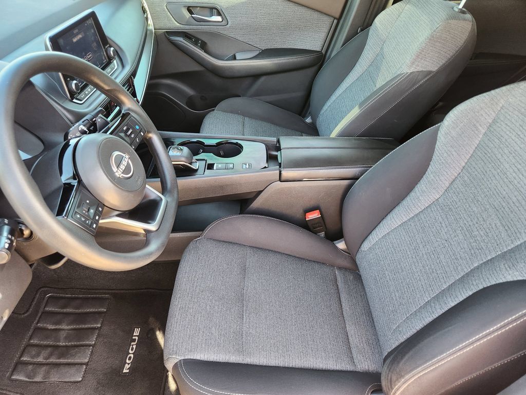 Used 2022 Nissan Rogue SV FWD image 22