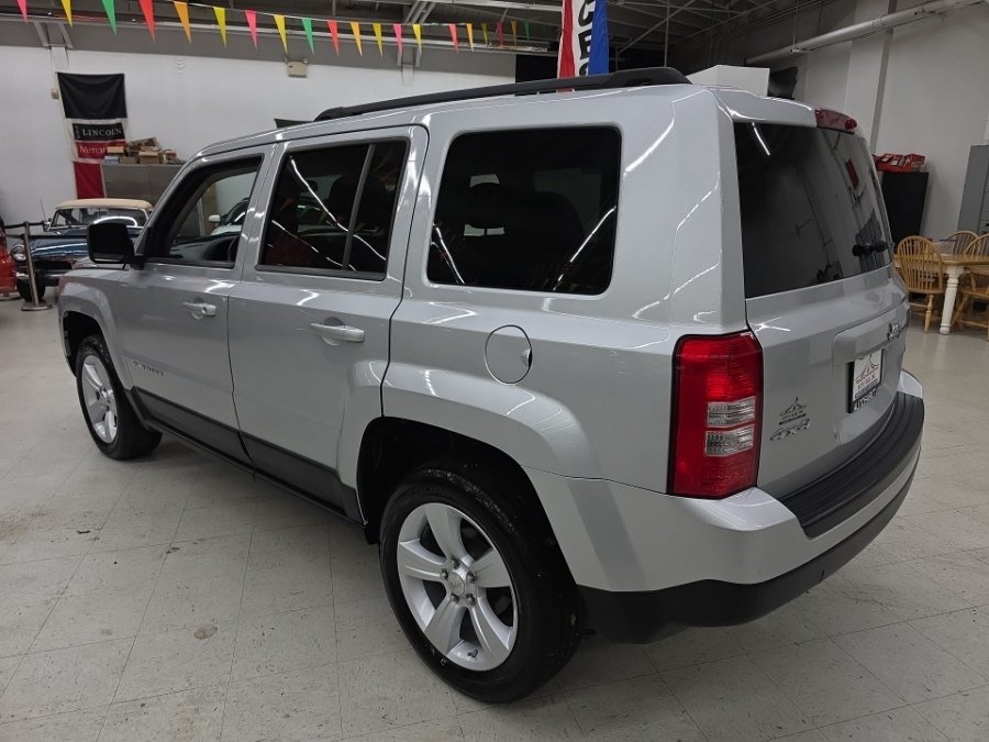 Used 2011 Jeep Patriot Latitude AWD/4WD image 4