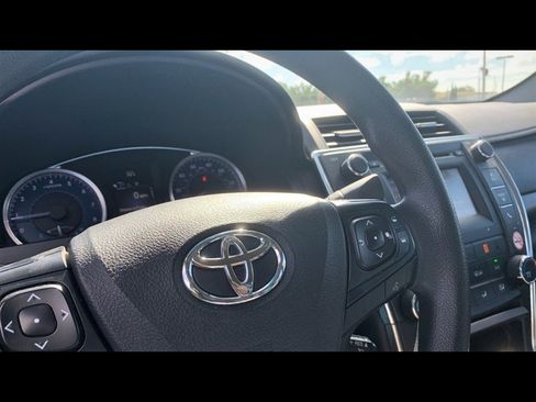 Used 2017 Toyota Camry LE FWD image 9