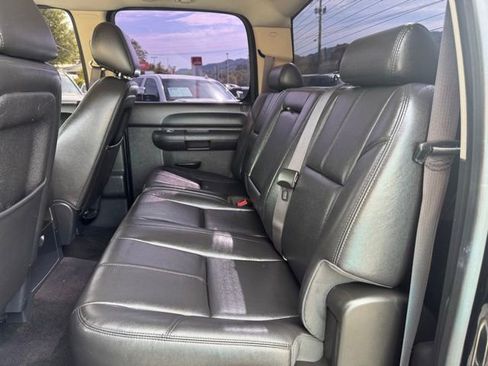 Used 2014 Chevrolet Silverado 2500 LT w/ Interior Plus Package AWD/4WD image 12