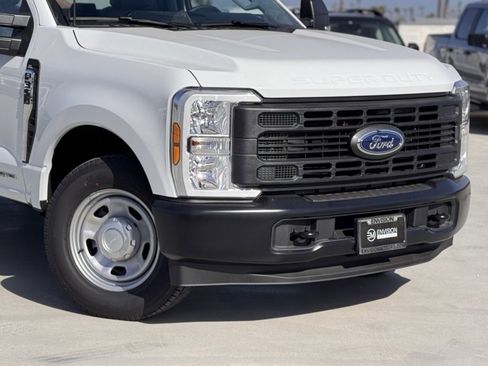 Used 2025 Ford F350 XL w/ XL Chrome Package image 3