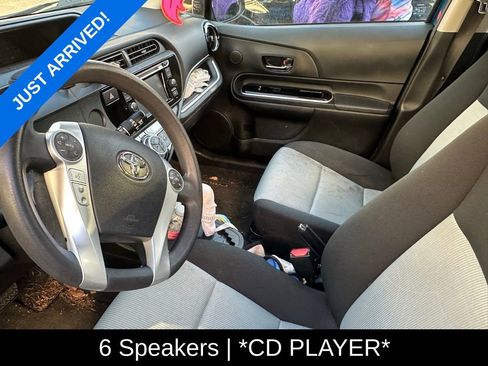 Used 2016 Toyota Prius C Two image 2