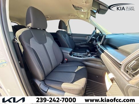 New 2026 Kia Sorento LX FWD image 13