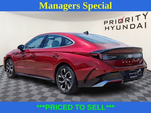 Used 2025 Hyundai Sonata SEL FWD image 6