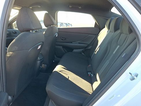 Certified 2025 Hyundai Elantra Sport image 11