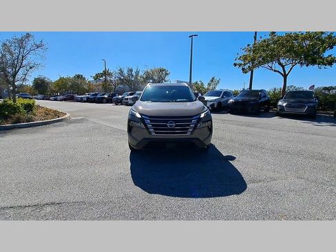 Used 2025 Nissan Rogue SV w/ SV Premium Package image 47