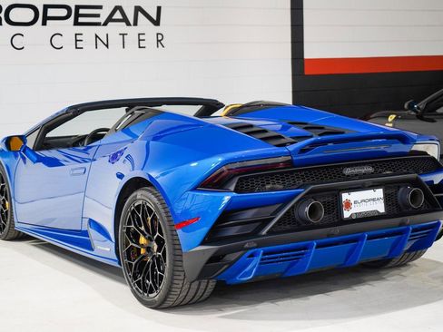 Used 2023 Lamborghini Huracan EVO image 38