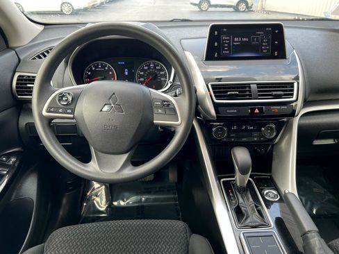 Used 2019 Mitsubishi Eclipse Cross LE image 17