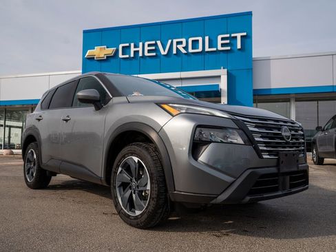 Used 2024 Nissan Rogue SV AWD/4WD image 1