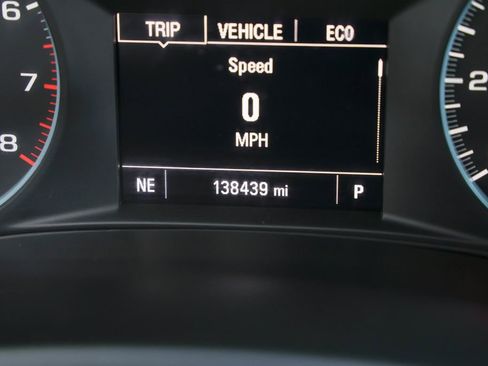 Used 2018 Chevrolet Malibu LT image 12