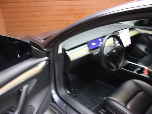 Used 2022 Tesla Model 3 Long Range image 17