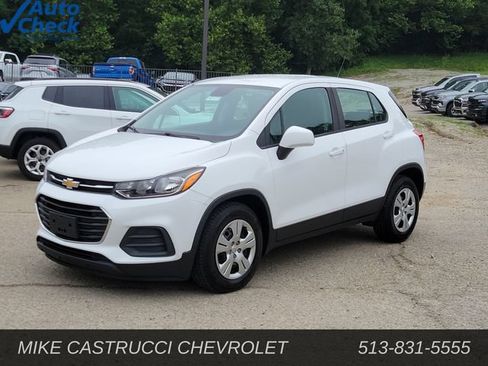 Used 2017 Chevrolet Trax LS FWD image 1