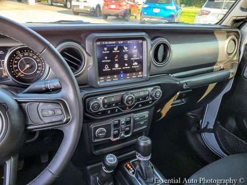Used 2023 Jeep Gladiator Sport AWD/4WD image 25
