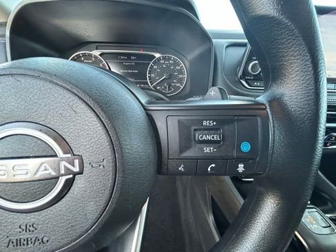 Used 2024 Nissan Rogue SV image 12