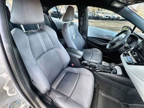 Used 2025 Toyota Corolla SE image 32