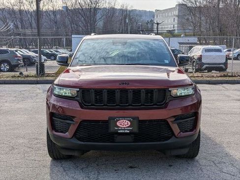 Certified 2023 Jeep Grand Cherokee Altitude AWD/4WD image 11