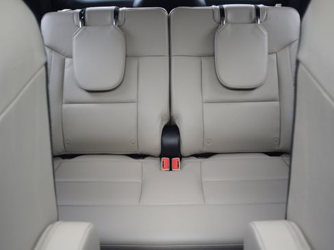 Used 2023 Ford Explorer Limited w/ Limited Technology Package image 18