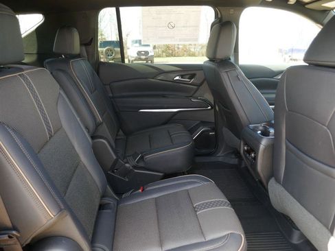 New 2026 Chevrolet Traverse High Country w/ LPO, Floor Liner Package AWD/4WD image 11