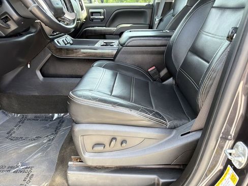 Used 2015 GMC Sierra 2500 Denali w/ Duramax Plus Package AWD/4WD image 17