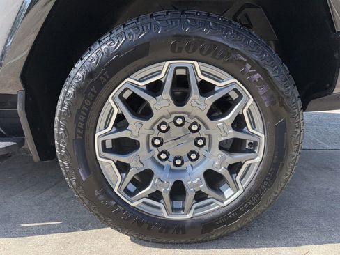 Used 2025 GMC Hummer EV 3X AWD/4WD image 54