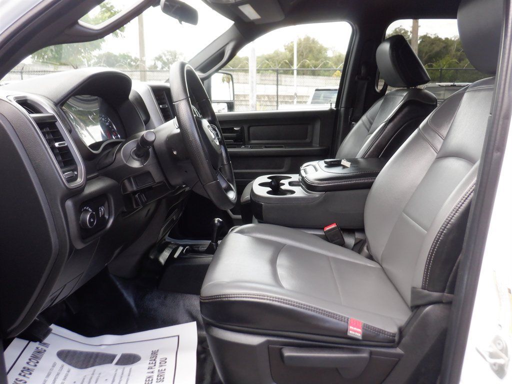 Used 2024 RAM 2500 Tradesman w/ Chrome Appearance Group AWD/4WD image 13