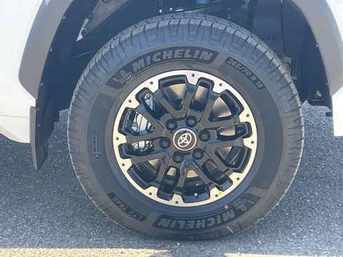 New 2026 Toyota Tundra SR5 image 9