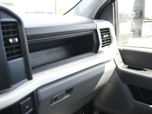 Used 2024 Ford F250 XL w/ STX Appearance Package AWD/4WD image 19