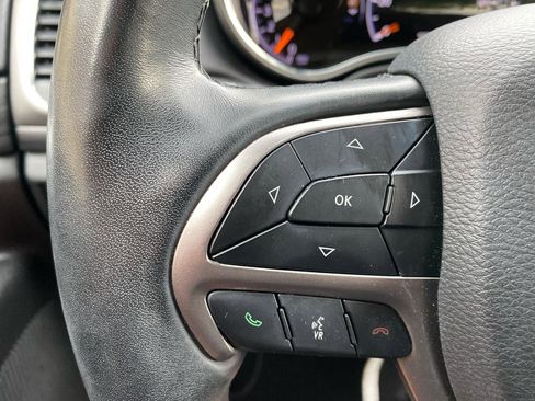 Used 2021 Jeep Grand Cherokee Laredo X AWD/4WD image 12