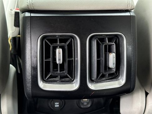 Used 2022 Kia Sorento S image 16