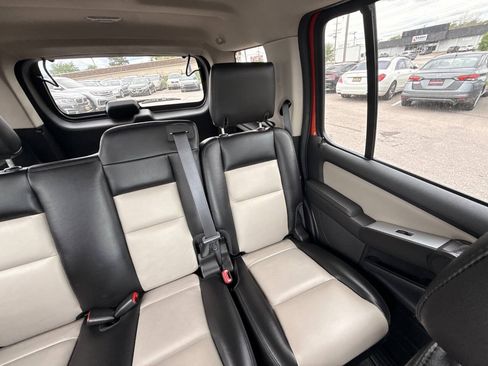 Used 2007 Ford Explorer XLT AWD/4WD image 44