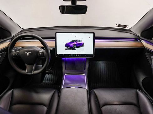 Used 2023 Tesla Model Y AWD image 12