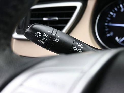 Used 2016 Nissan Rogue SL w/ SL Premium Package image 23