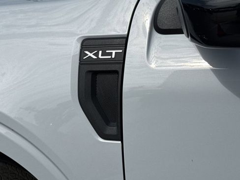 Used 2025 Ford Maverick XLT w/ XLT Luxury Package image 4