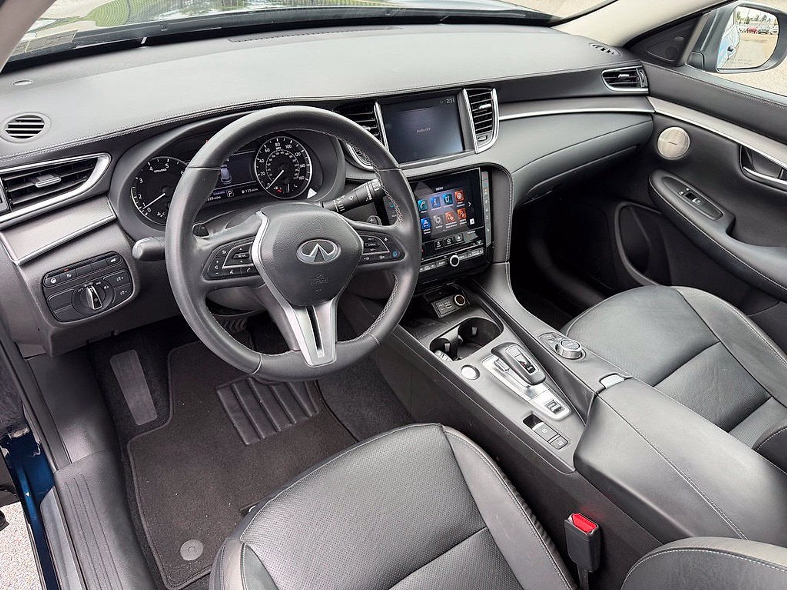 Used 2023 INFINITI QX50 Luxe AWD/4WD image 12