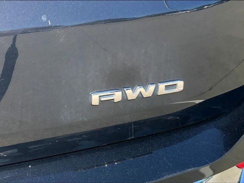 Used 2024 GMC Terrain SLT AWD/4WD image 10
