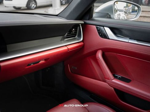 Used 2020 Porsche 911 Carrera S image 9