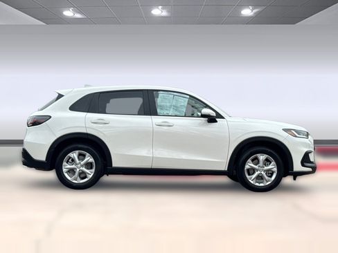 Used 2025 Honda HR-V LX image 7