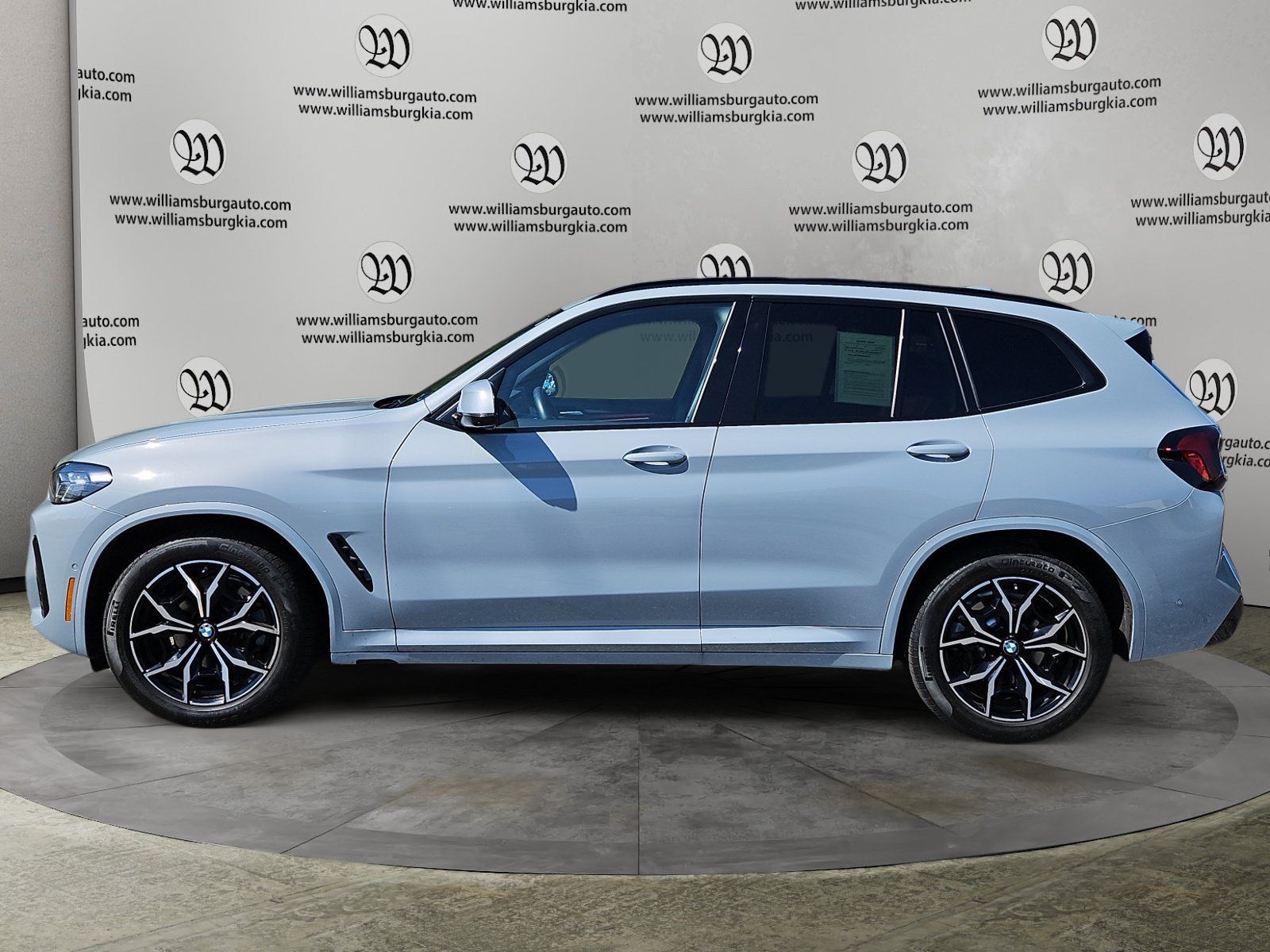 Used 2024 BMW X3 sDrive30i w/ Premium Package w/ZPA RWD image 2
