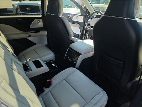 New 2026 Lincoln Aviator Reserve w/ Luxury Package image 22
