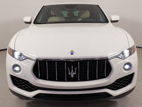 Used 2018 Maserati Levante image 5