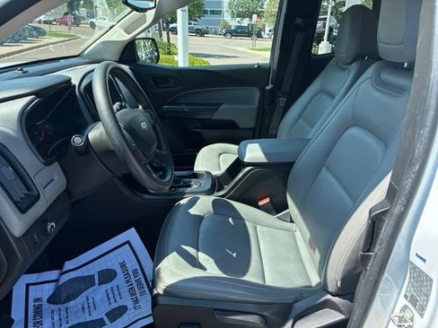 Used 2019 Chevrolet Colorado W/T RWD image 11