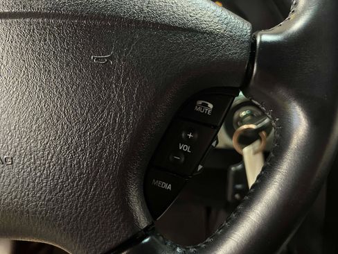 Used 2004 Ford Thunderbird image 21