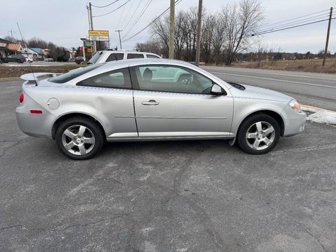 Used 2010 Chevrolet Cobalt LT w/ My Link Package image 7
