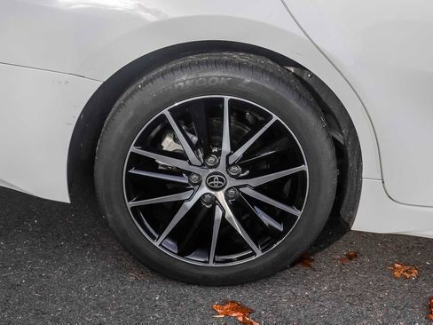 Used 2024 Toyota Camry SE image 5