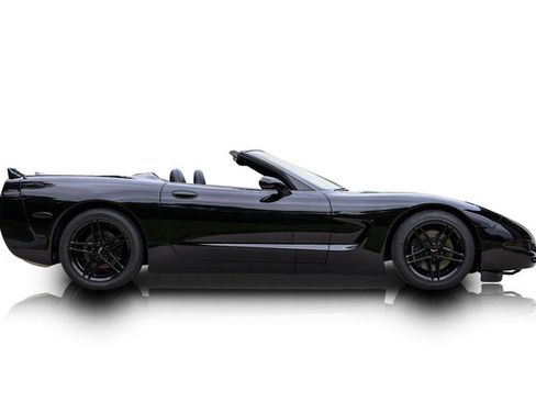Used 2003 Chevrolet Corvette Convertible w/ Preferred Equipment Group1 RWD image 2